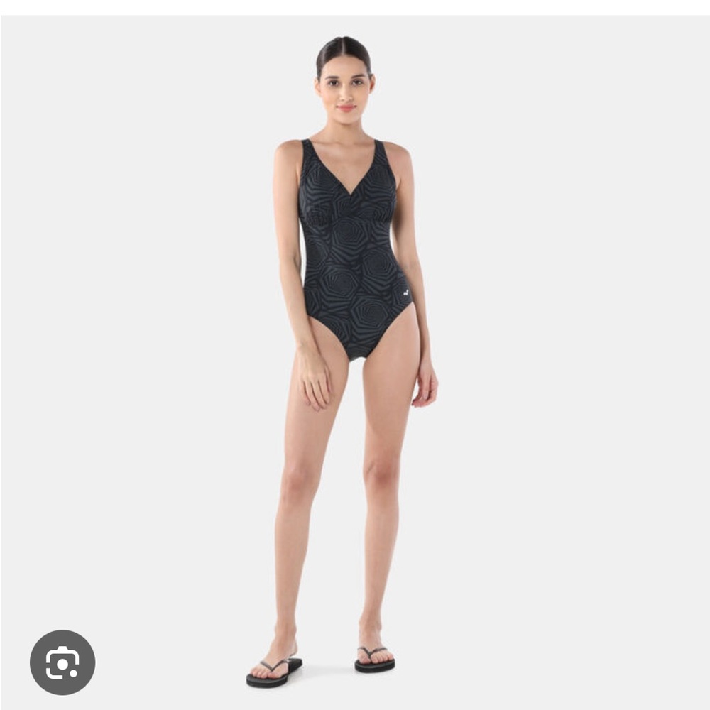 Arena Helga U-Back One Piece Swimsuit 34C Cup- 2A439  Black grey floral abstract